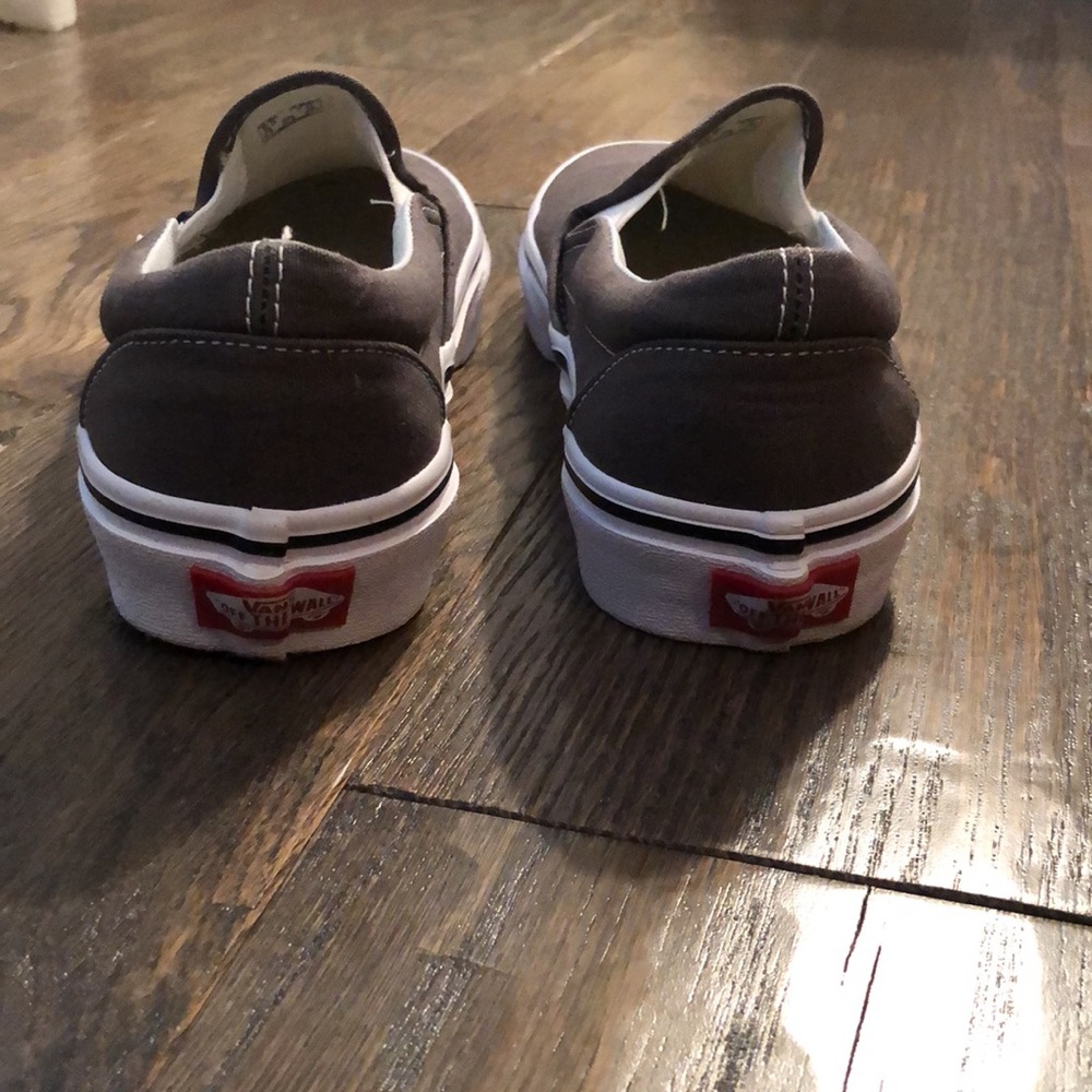 Vans - Picture 5 of 8